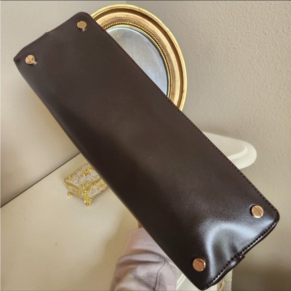 NWOT Toteme T-Lock leather shoulder bag in dark brown - Picture 8 of 12